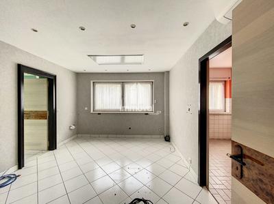 Local d'activités - 169 m²