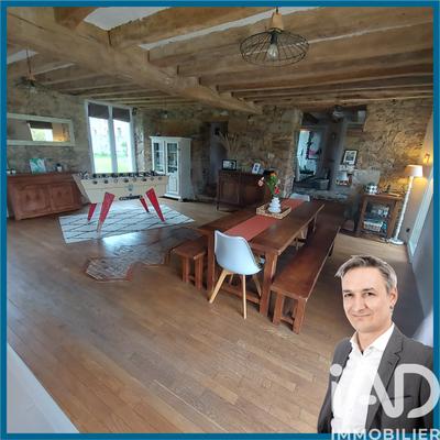 Maison - 236 m² - 10 pièces