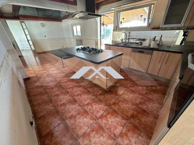 Maison traditionnelle - 140 m² - 5 pièces