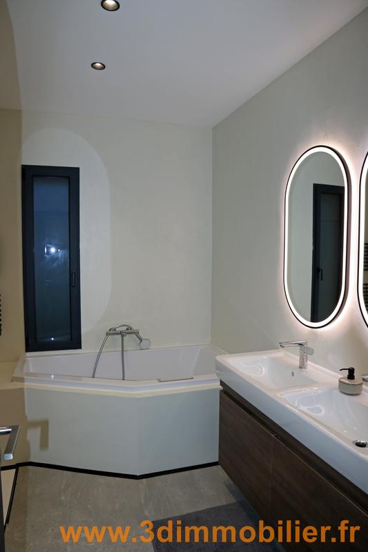 Maison - 183 m² - 8 pièces