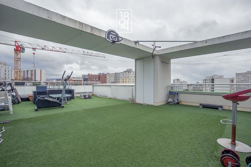 Appartement - 90 m² - 5 pièces