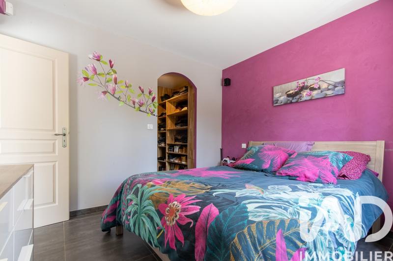 Maison - 275 m² - 11 pièces