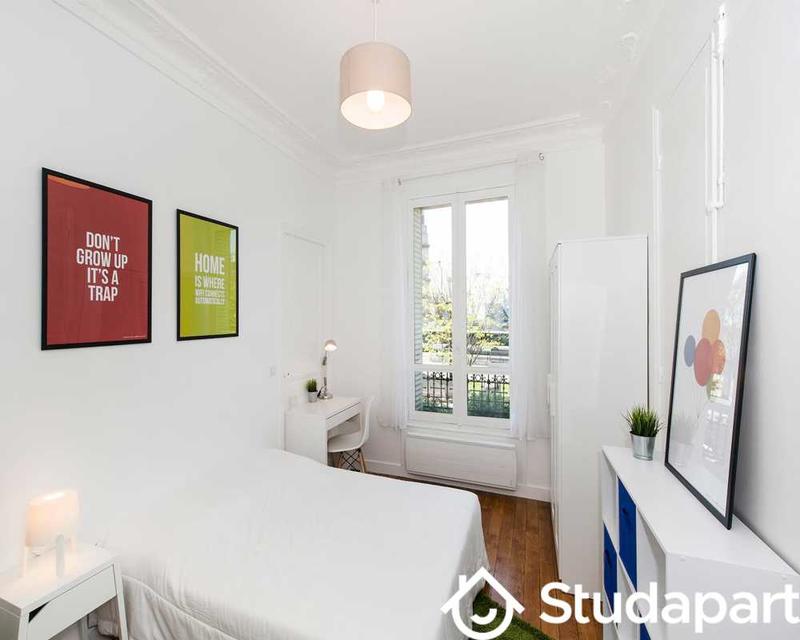 Chambre - 80 m² - 1 pièce