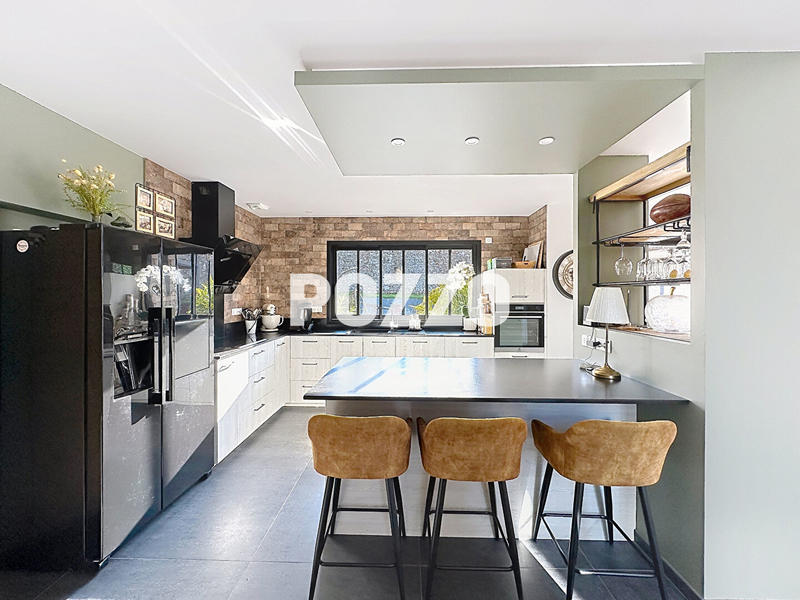 Maison - 283 m² - 11 pièces