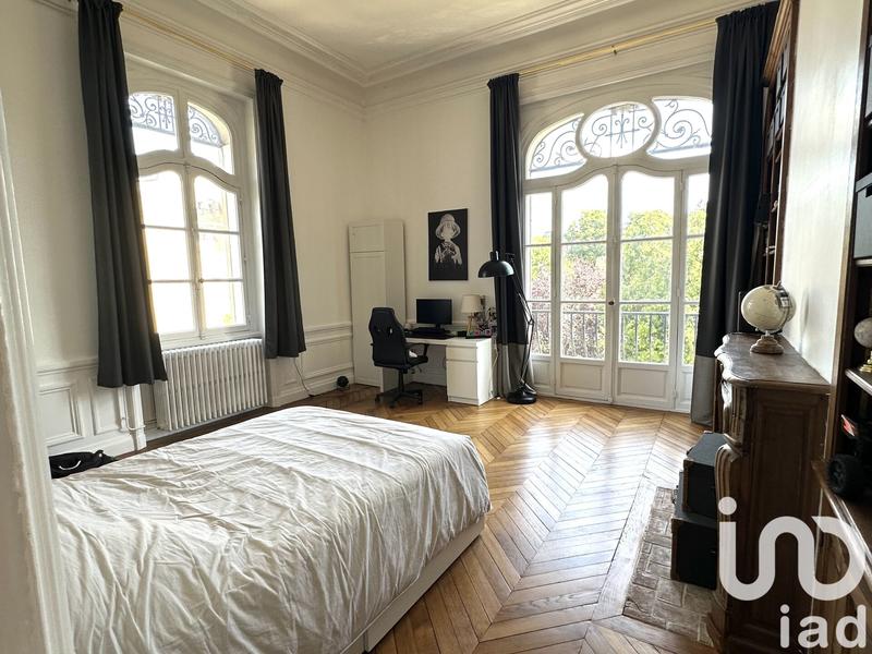 Appartement - 181 m² - 5 pièces