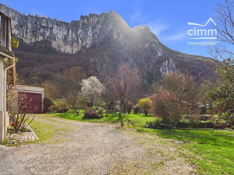 Maison - 140 m² - 5 pièces