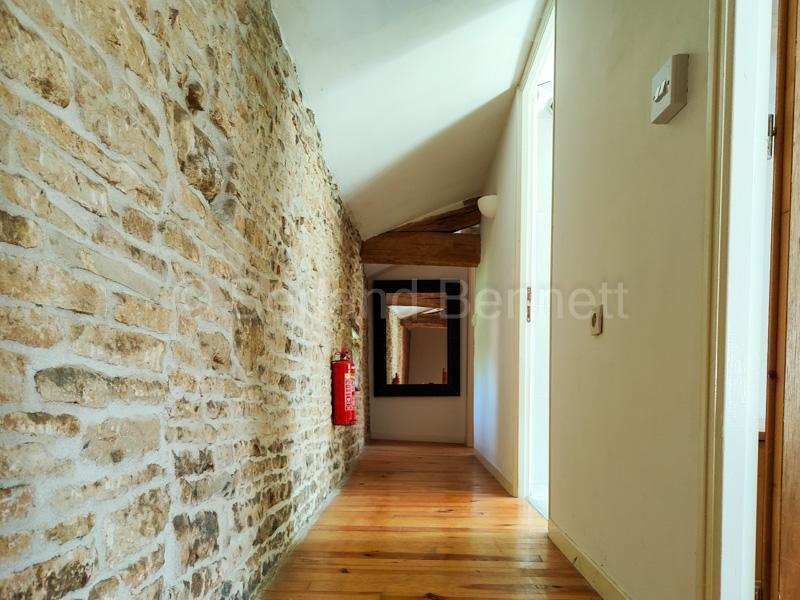 Maison en pierre - 211 m² - 9 pièces