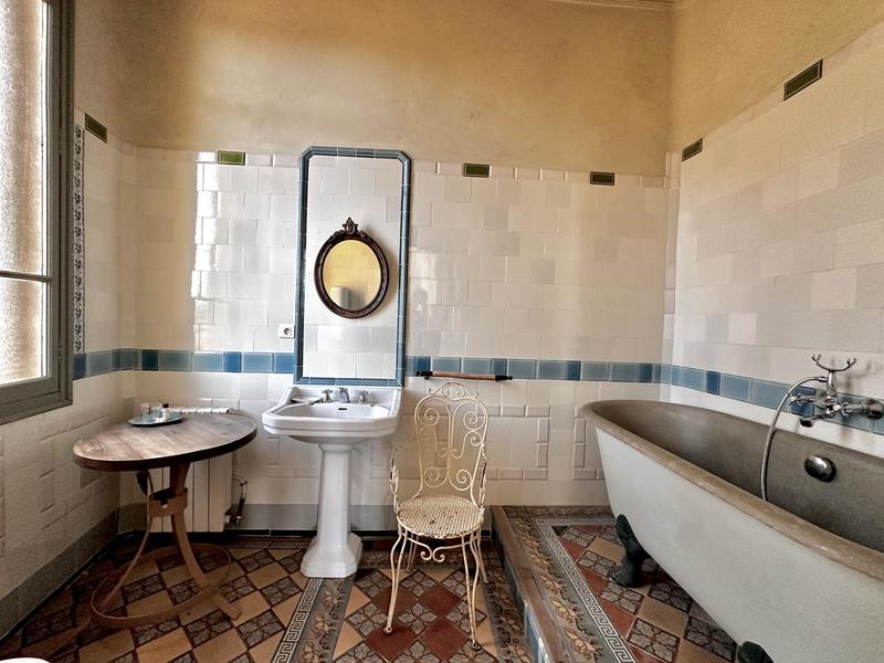 Demeure - 401 m² - 12 pièces