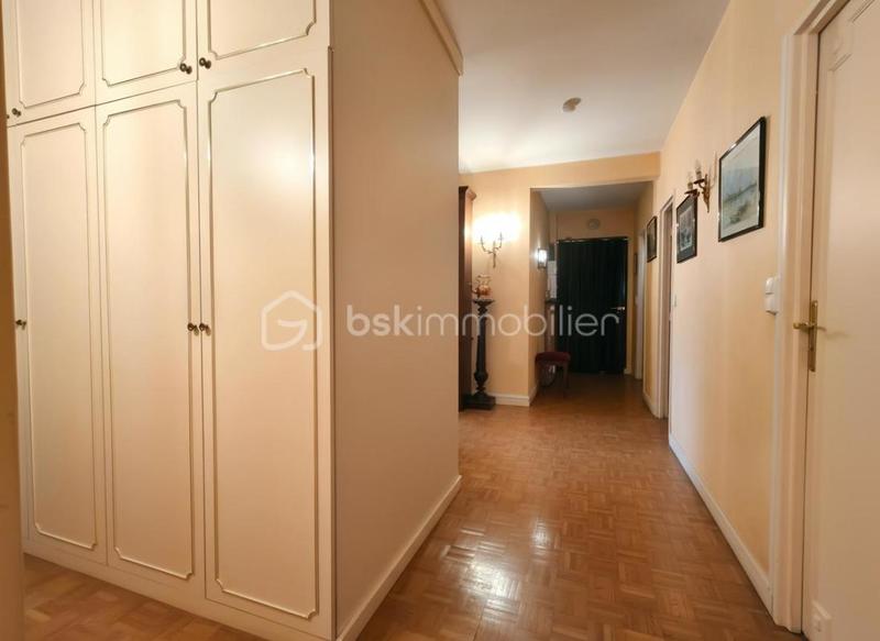 Appartement - 101 m² - 5 pièces