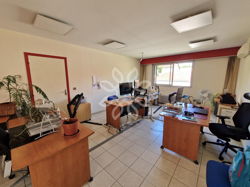 Bureau - 250 m² - 7 pièces