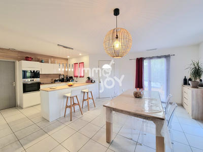 Maison - 82 m² - 3 pièces