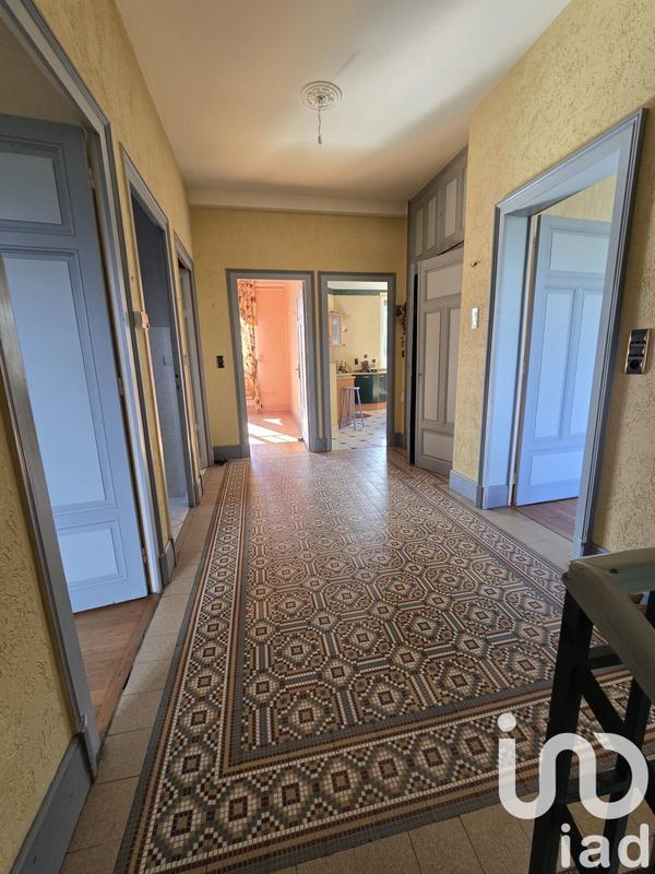 Maison - 200 m² - 8 pièces