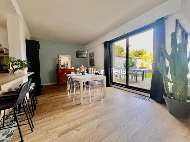 Maison - 168 m² - 8 pièces