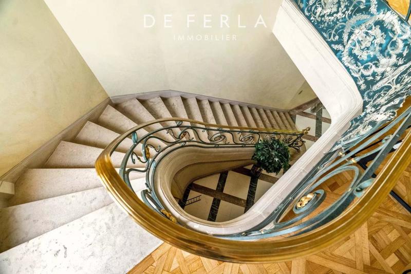 Hôtel particulier - 326 m² - 10 pièces