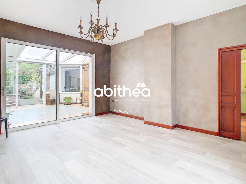 Maison - 182 m² - 6 pièces