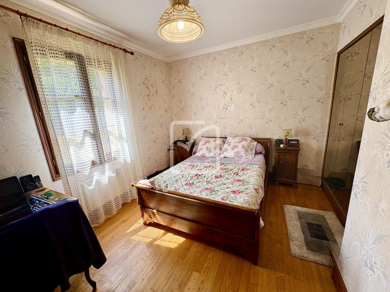 Maison - 180 m² - 7 pièces