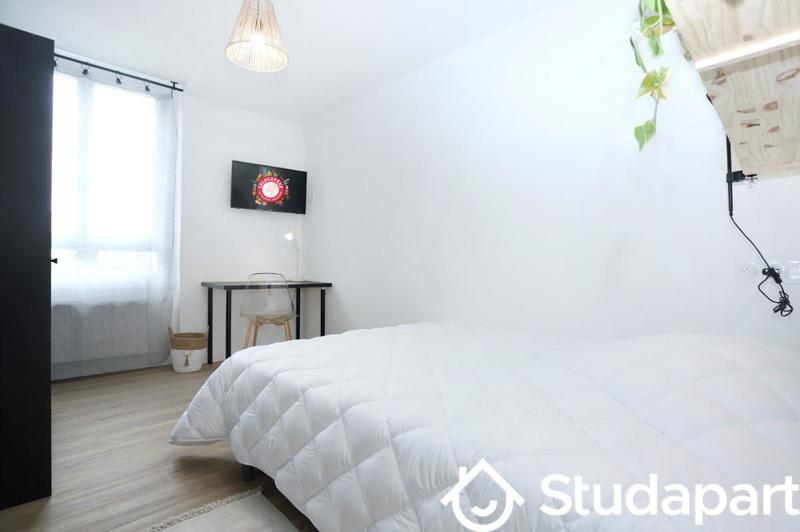 Chambre - 11 m² - 1 pièce