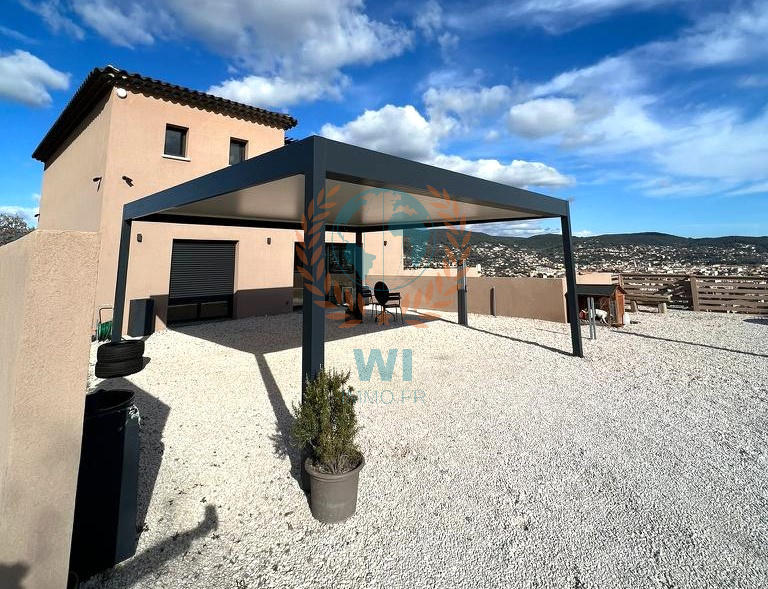 Maison - 255 m² - 7 pièces