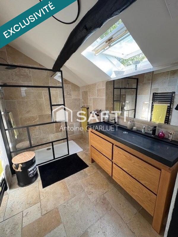 Maison - 255 m² - 9 pièces