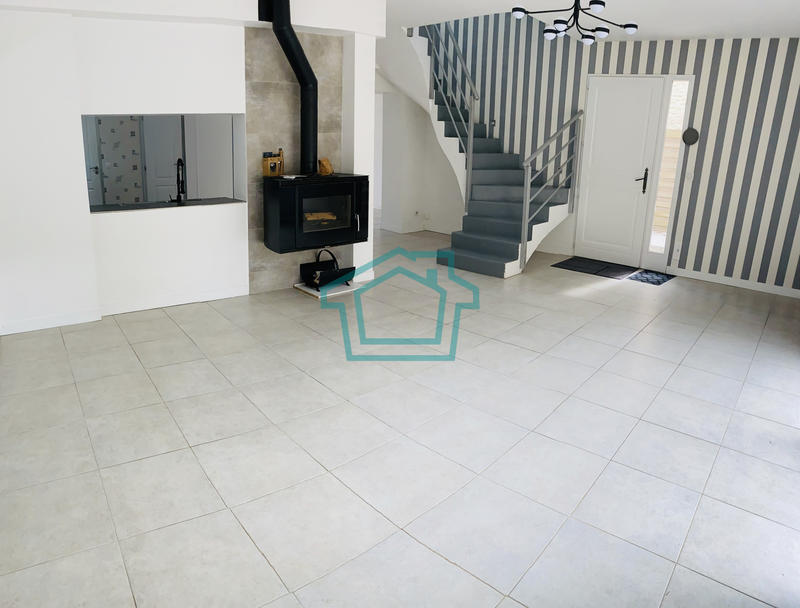 Maison - 90 m² - 5 pièces