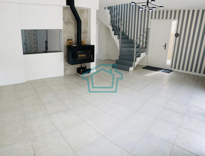 Maison - 90 m² - 5 pièces