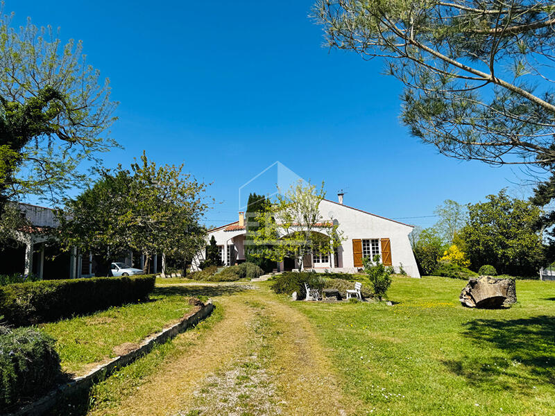 Maison - 184 m² - 5 pièces