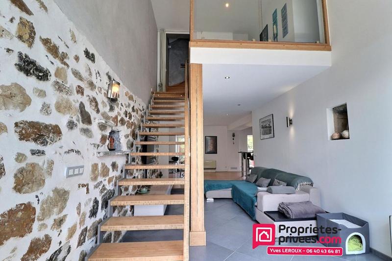 Maison - 198 m² - 6 pièces