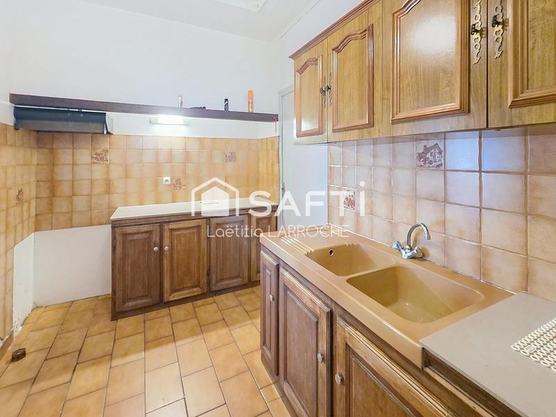 Maison - 225 m² - 10 pièces