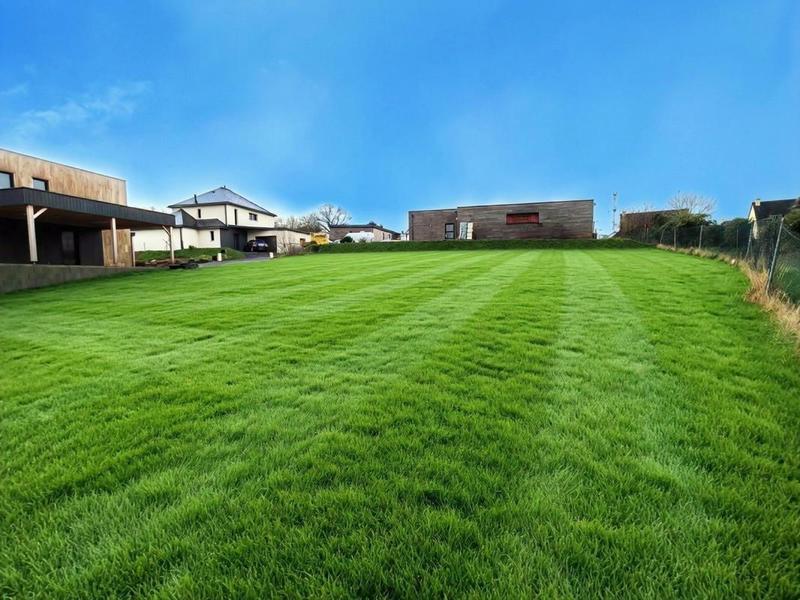 Terrain constructible - 683 m²