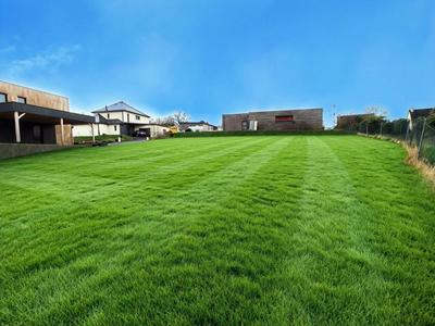 Terrain constructible - 683 m²