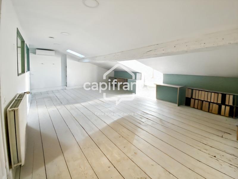 Immeuble - 245 m² - 8 pièces