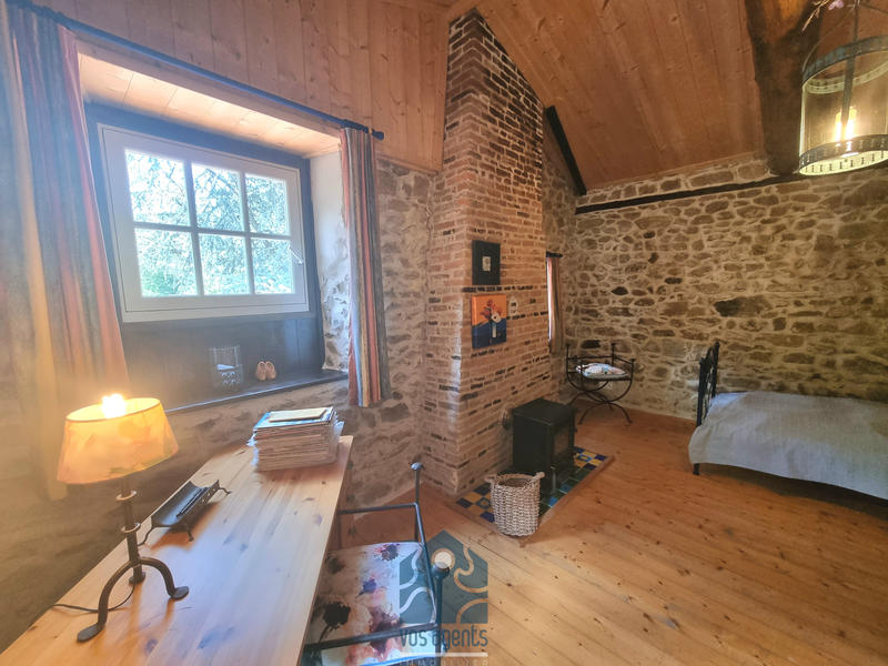 Propriété - 250 m² - 8 pièces