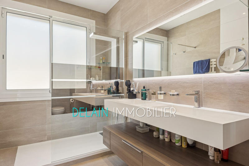 Maison - 220 m² - 5 pièces