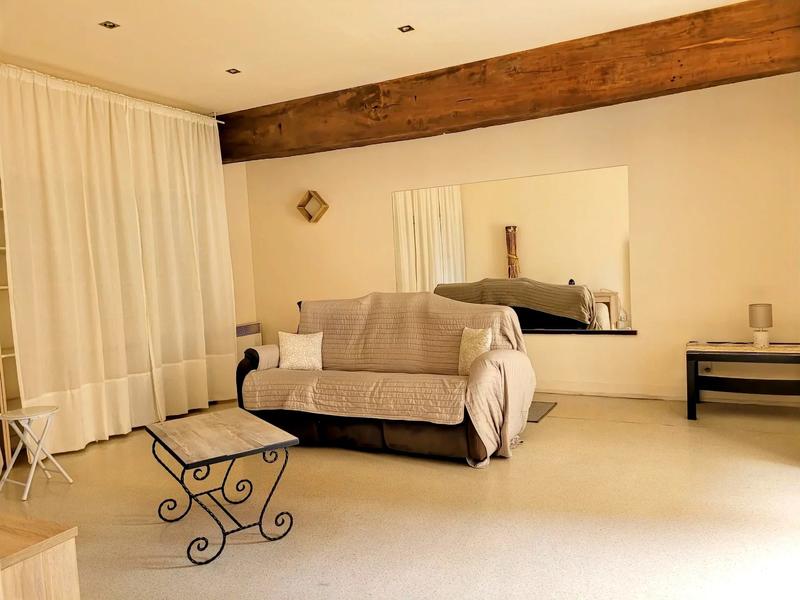 Maison - 470 m² - 18 pièces