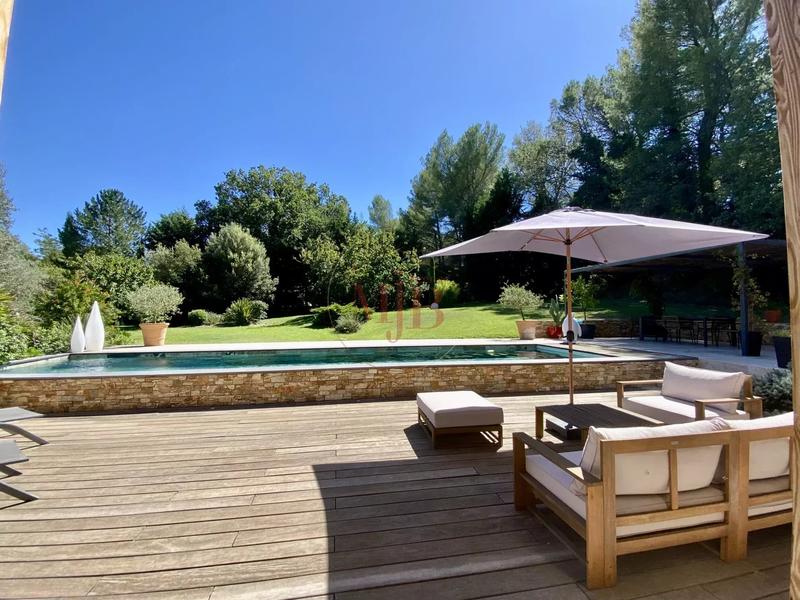 Villa - 160 m² - 7 pièces