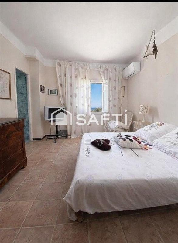 Maison - 270 m² - 11 pièces