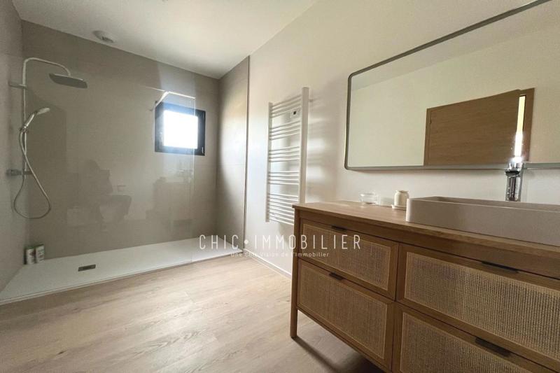 Propriété - 210 m² - 4 pièces