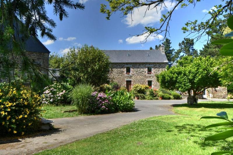 Maison - 233 m² - 9 pièces