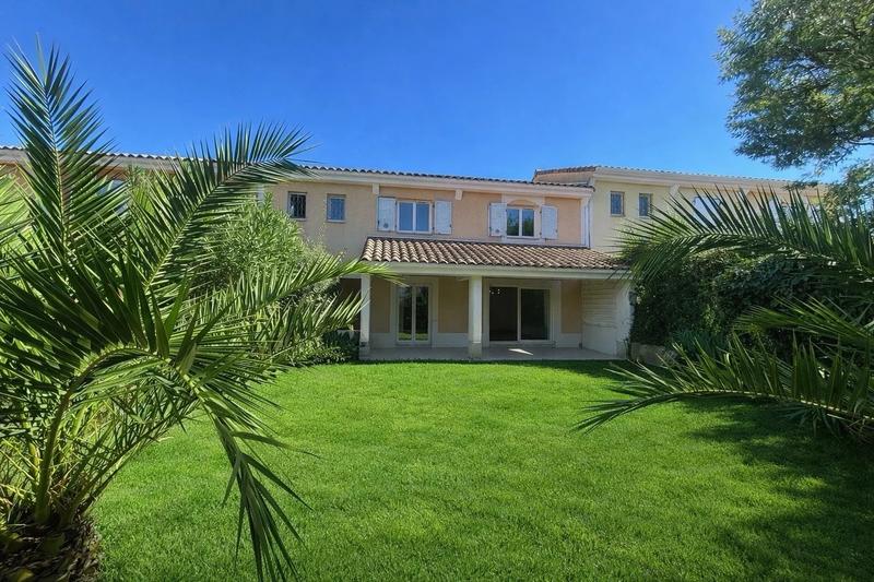 Maison jumelée - 118 m² - 5 pièces