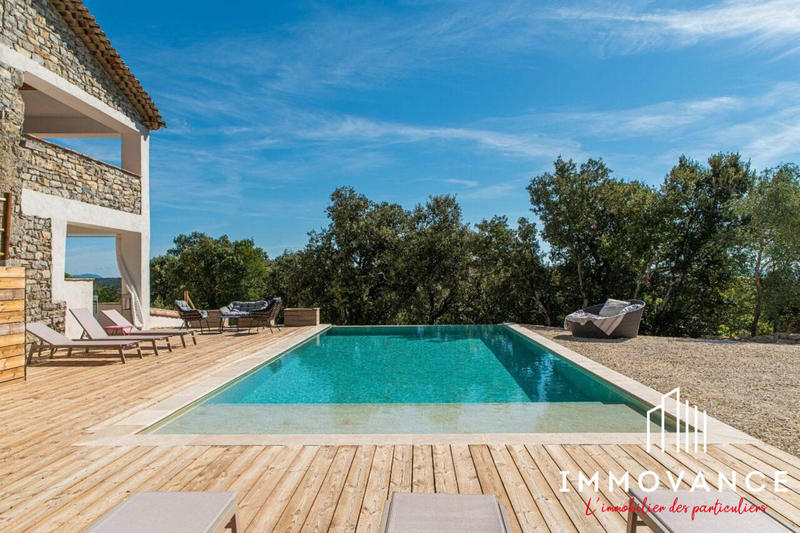 Mas - 385 m² - 10 pièces