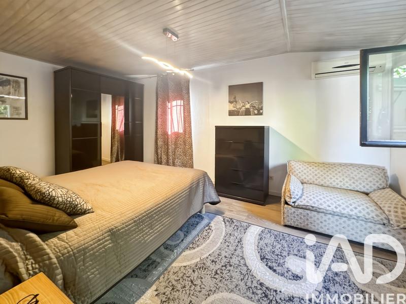 Maison - 225 m² - 7 pièces