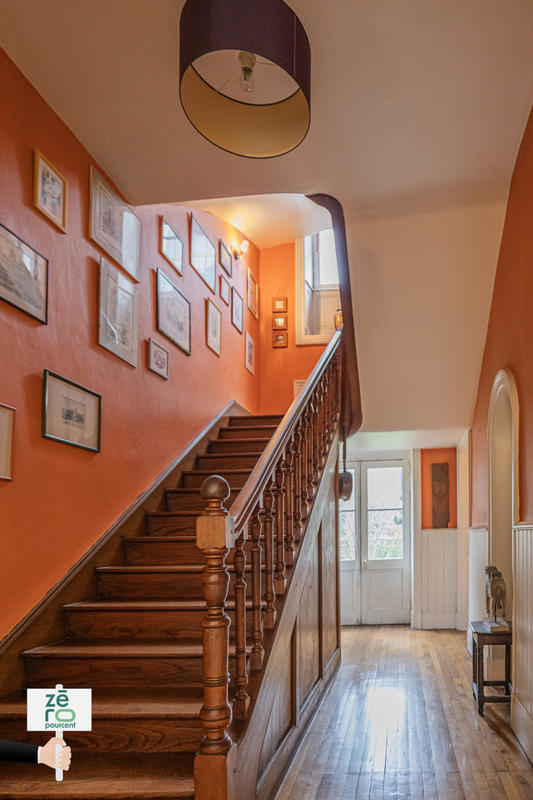 Maison - 311 m² - 12 pièces