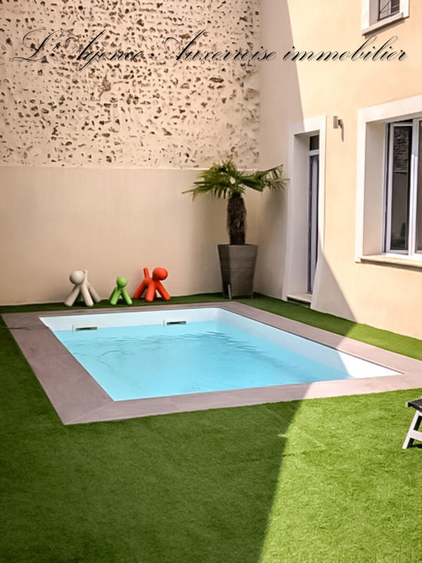 Maison - 314 m² - 8 pièces