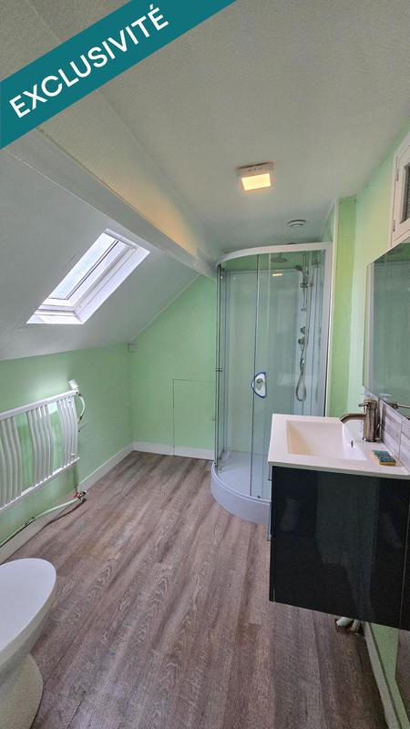 Maison - 210 m² - 18 pièces