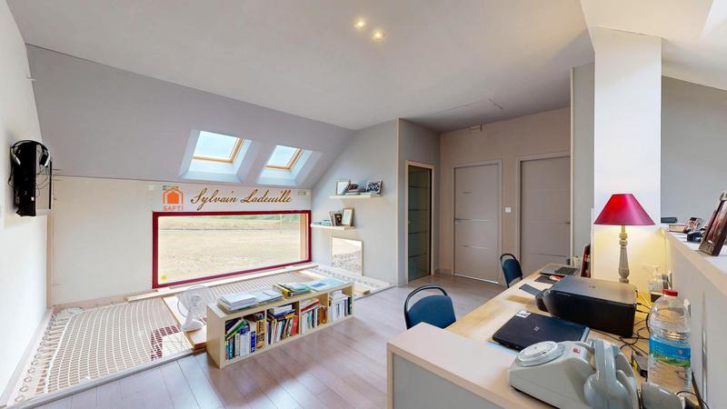 Maison - 180 m² - 5 pièces