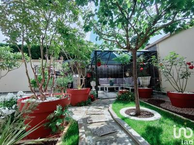 Maison - 215 m² - 8 pièces