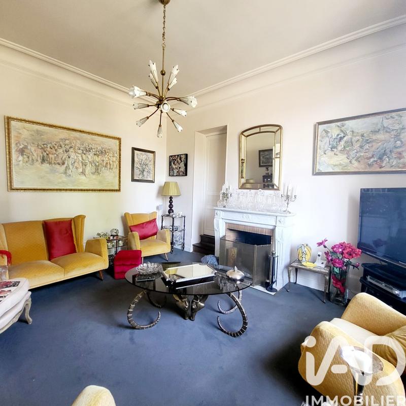 Maison - 265 m² - 9 pièces