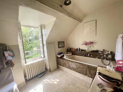 Maison - 220 m² - 9 pièces