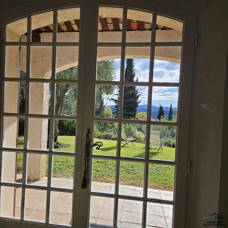 Maison - 205 m² - 6 pièces