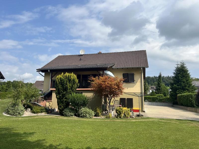 Maison - 98 m² - 5 pièces